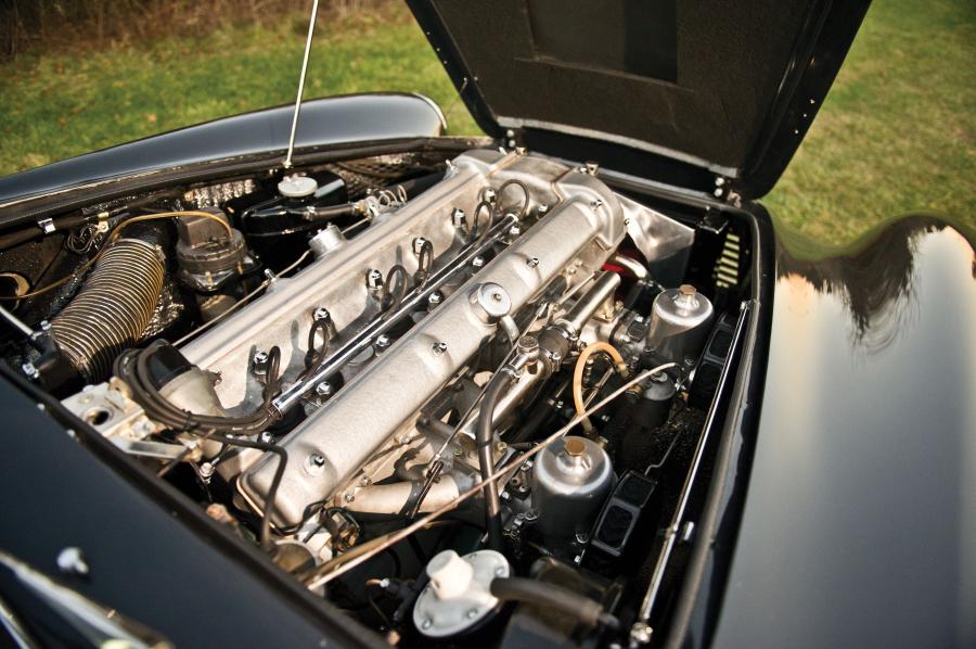 Моторный отсек Aston Martin DB4 (910/R) 1962 года  (фото 25 из 27)